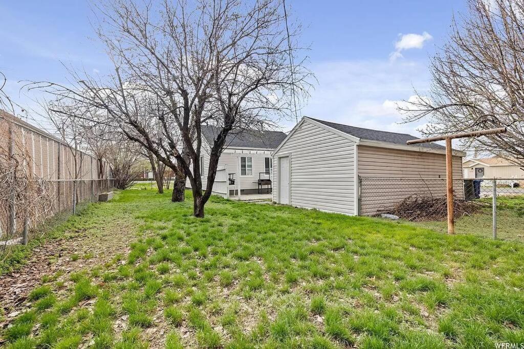 Cute Entire Small House With Large Yard! Pets Welcome! West Valley City Eksteriør bilde