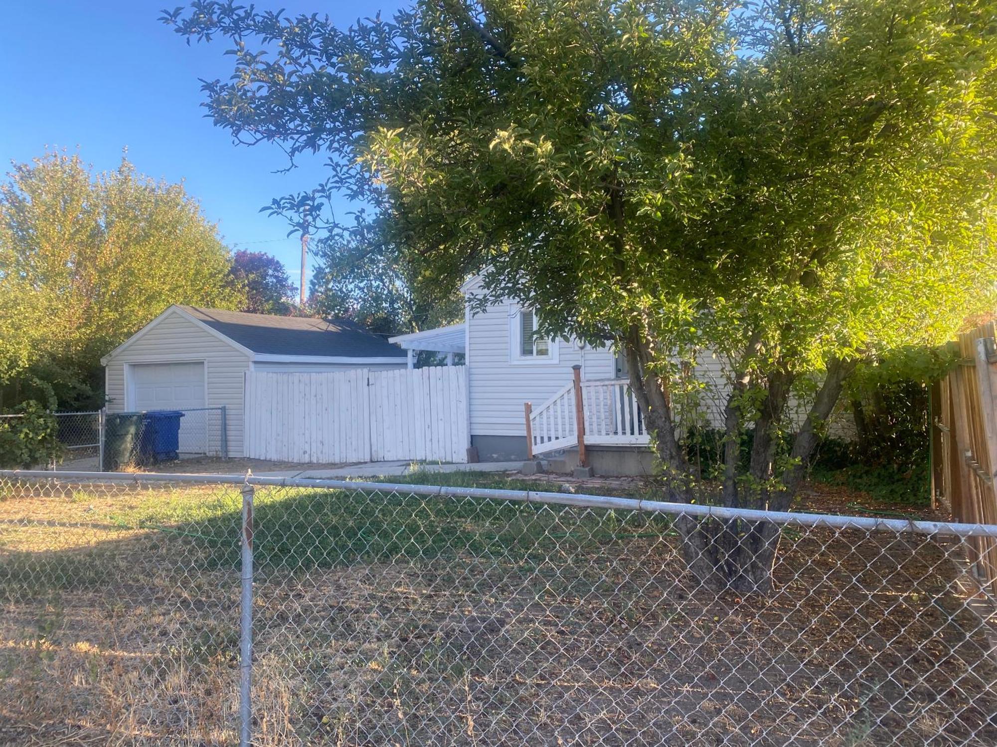 Cute Entire Small House With Large Yard! Pets Welcome! West Valley City Eksteriør bilde