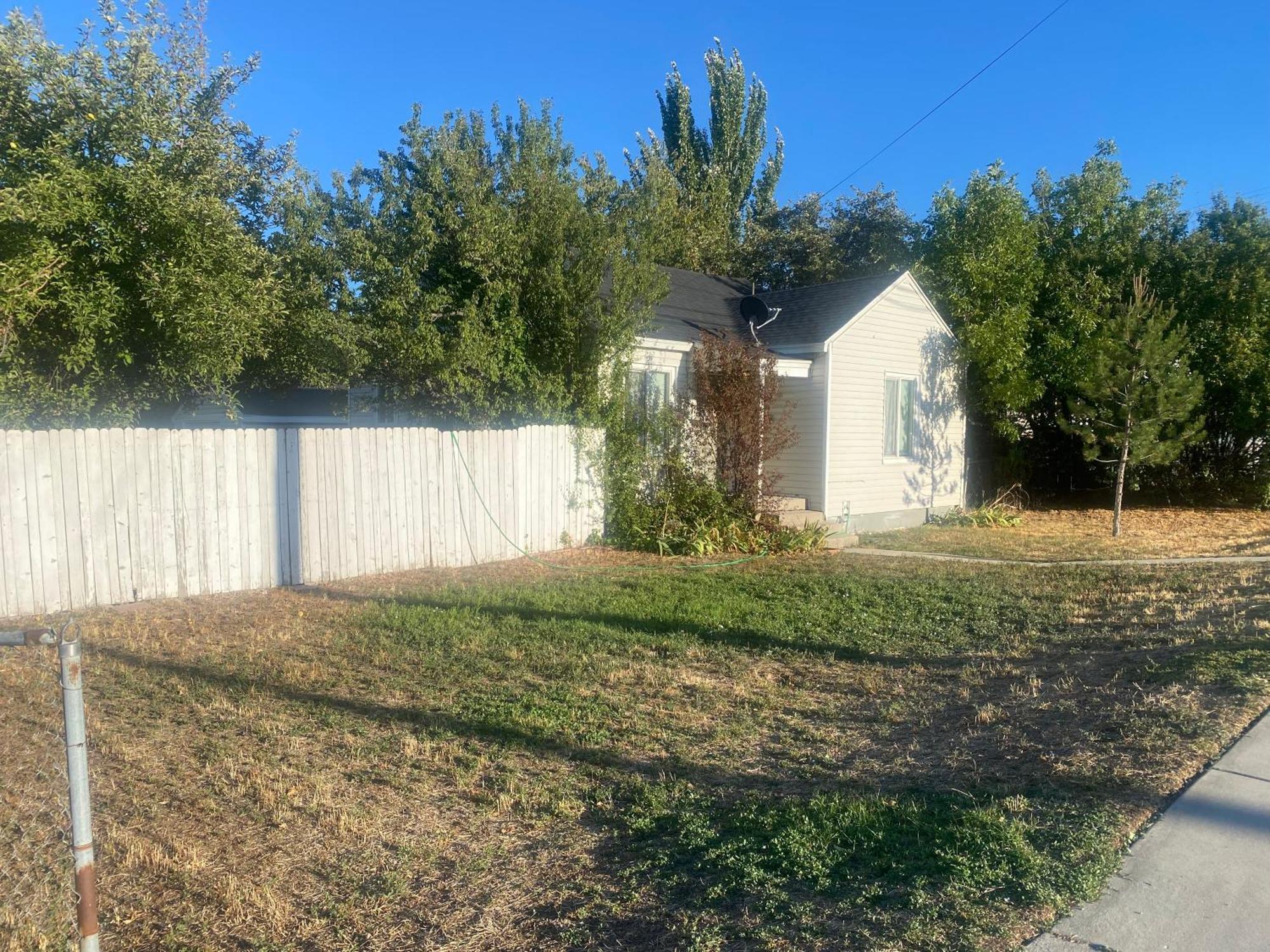 Cute Entire Small House With Large Yard! Pets Welcome! West Valley City Eksteriør bilde