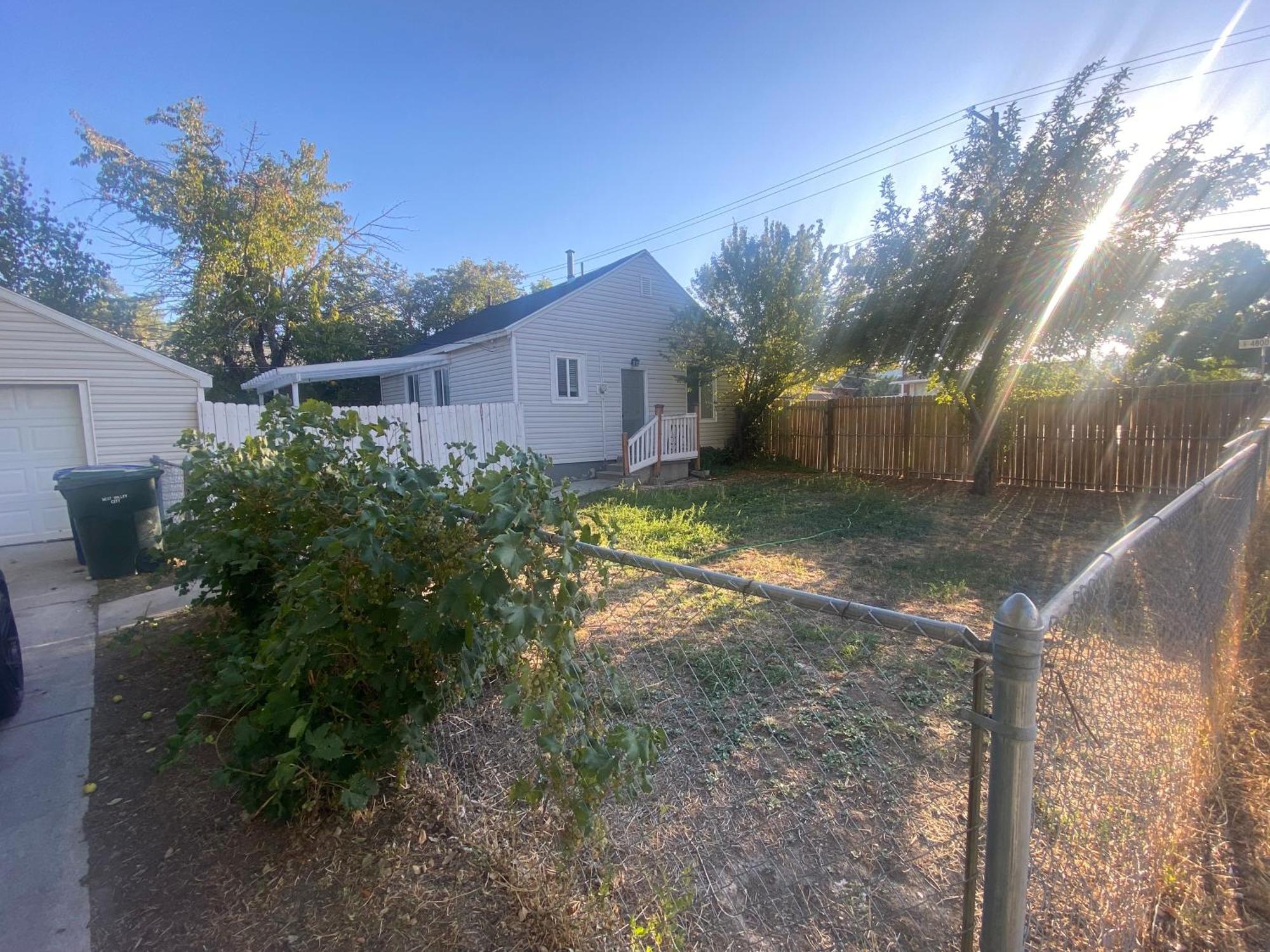 Cute Entire Small House With Large Yard! Pets Welcome! West Valley City Eksteriør bilde